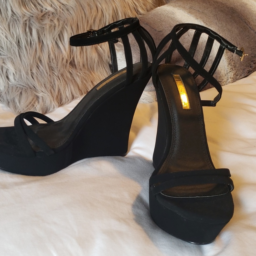 Women's wedge shoes